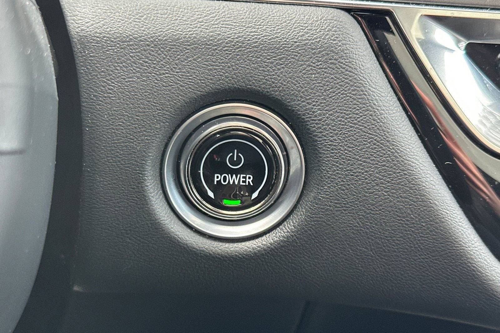 Certified 2024 Cadillac Lyriq Tech w/ Driver Assist Package image 33