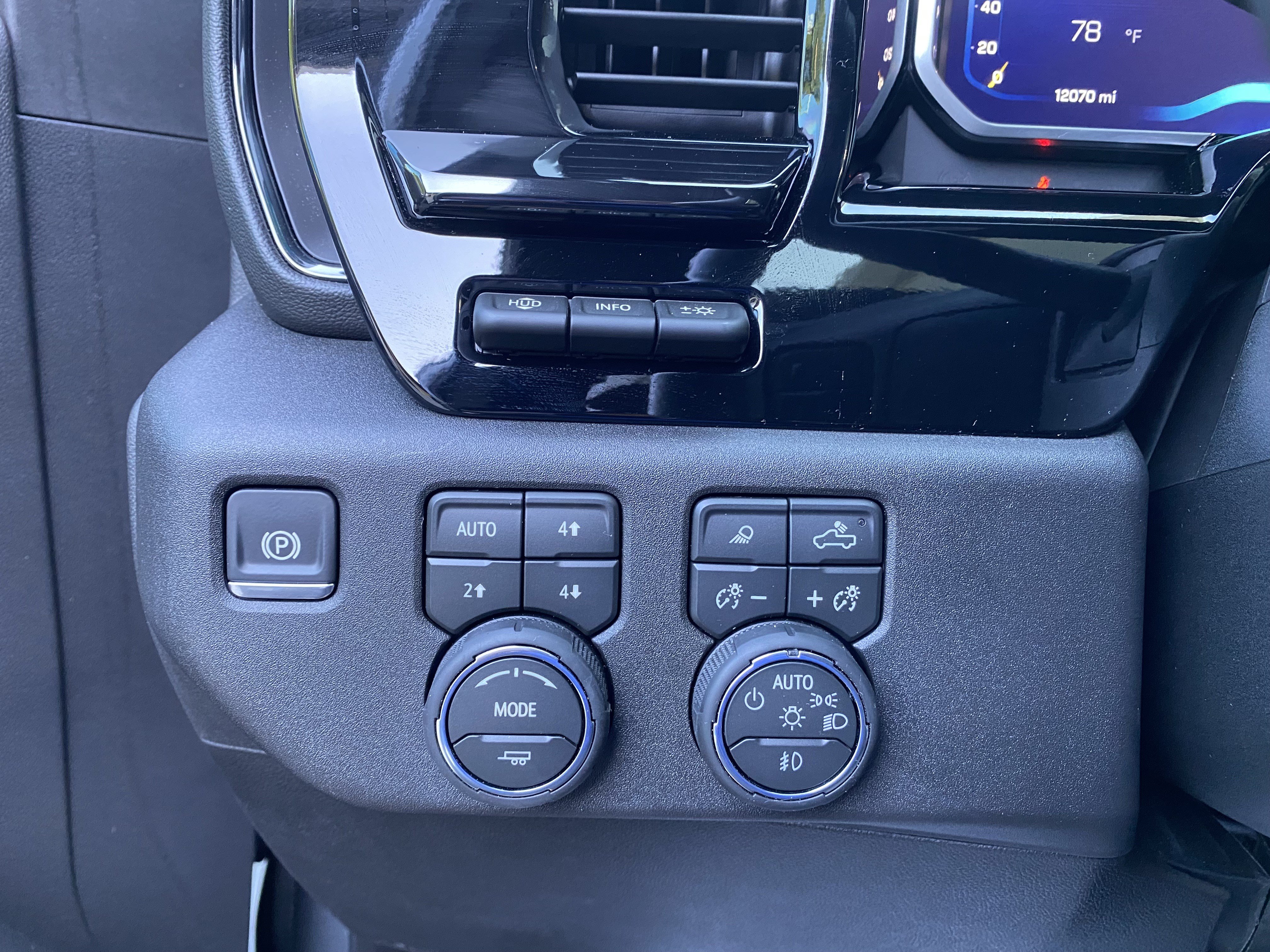Used 2026 Chevrolet Silverado 2500 ZR2 w/ ZR2 Bison Edition AWD/4WD image 19
