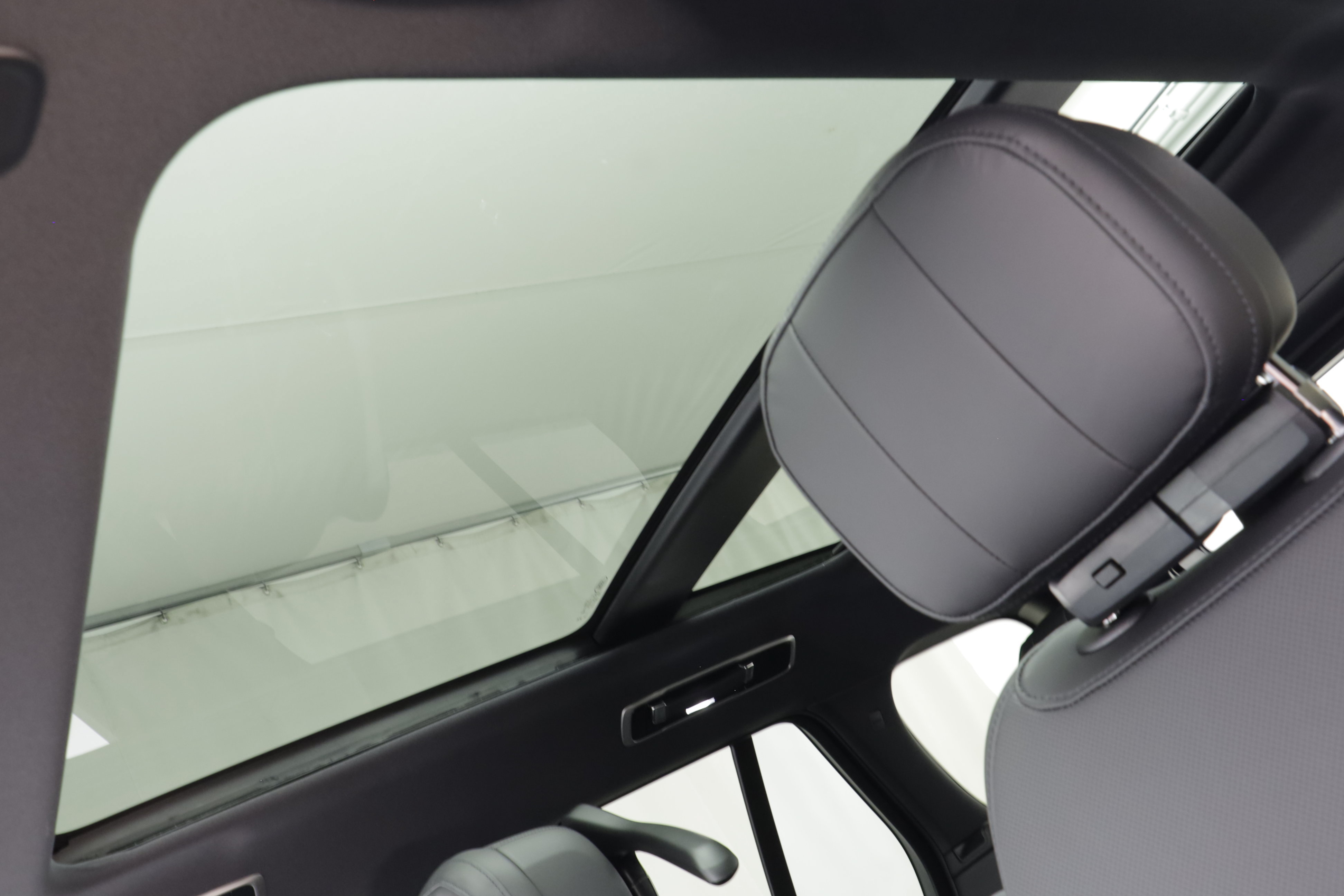 New 2026 Land Rover Range Rover SE AWD/4WD image 15