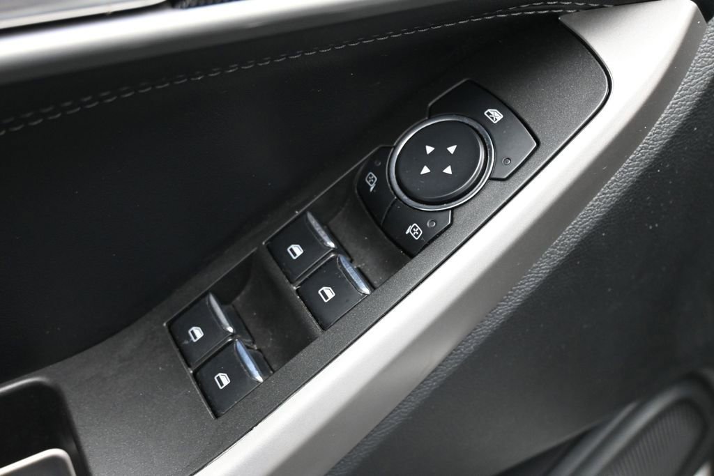 Certified 2023 Ford Explorer XLT RWD image 11