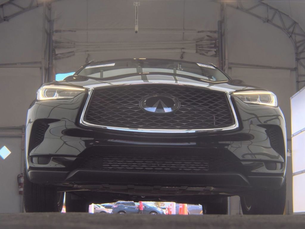 Certified 2023 INFINITI QX50 Luxe FWD image 3