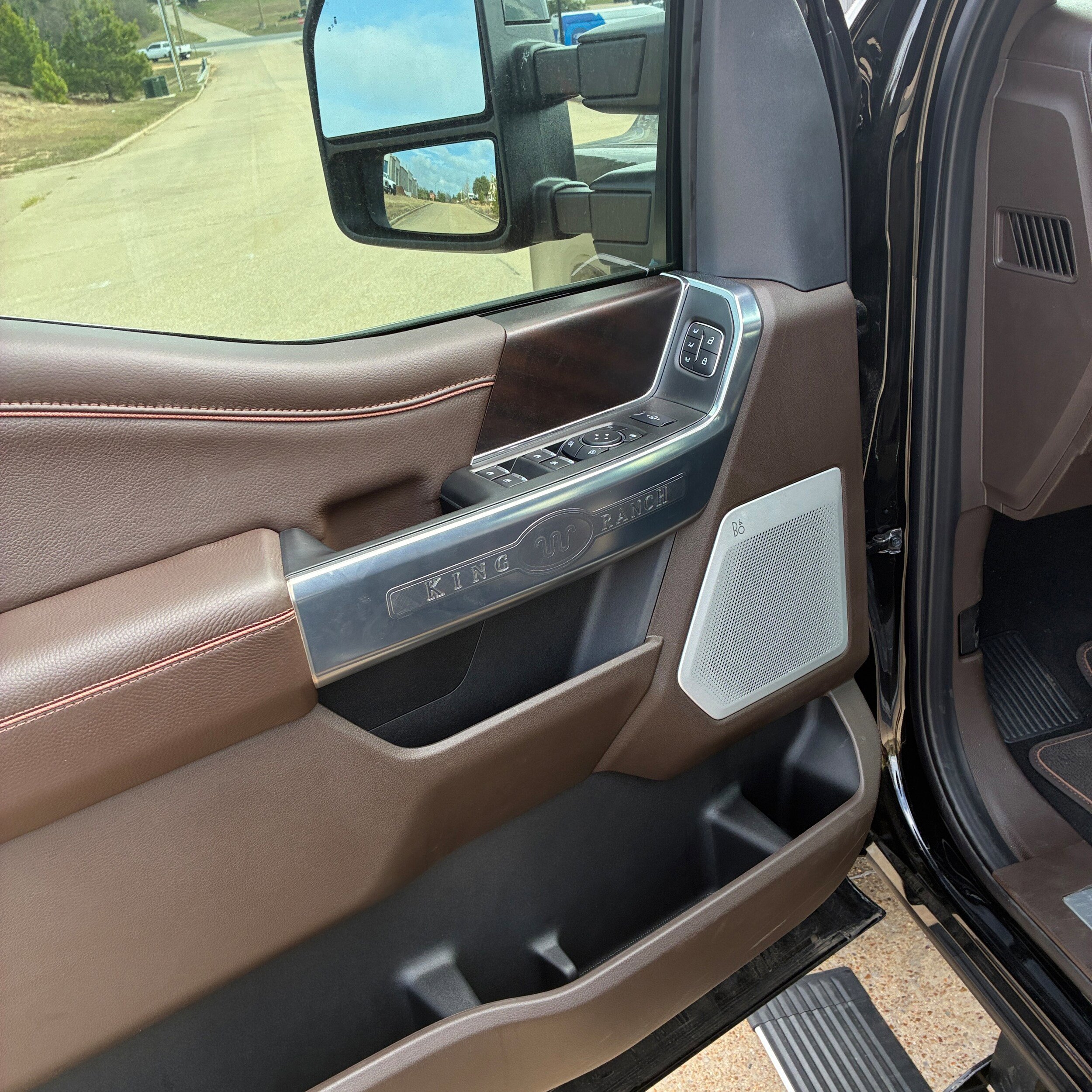 New 2025 Ford F350 King Ranch w/ FX4 Off-Road Package image 39