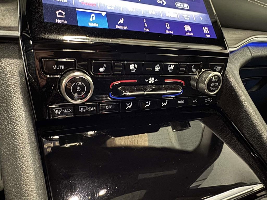 Used 2021 Jeep Grand Cherokee L Overland image 26