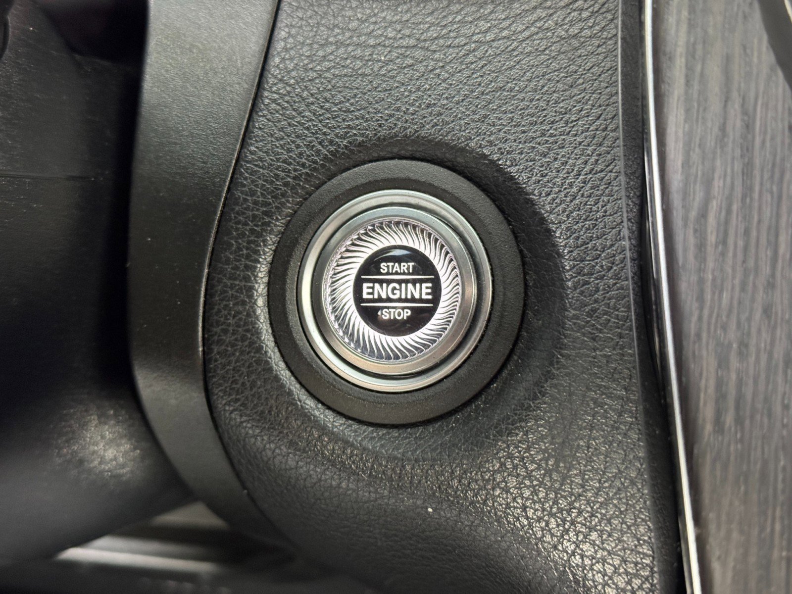 Used 2020 Mercedes-Benz GLC 300 image 22