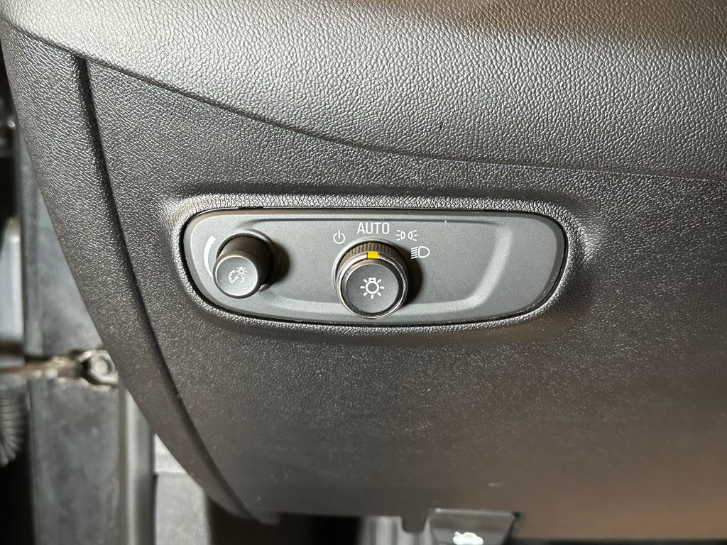 Used 2019 Chevrolet Equinox LT AWD/4WD image 18