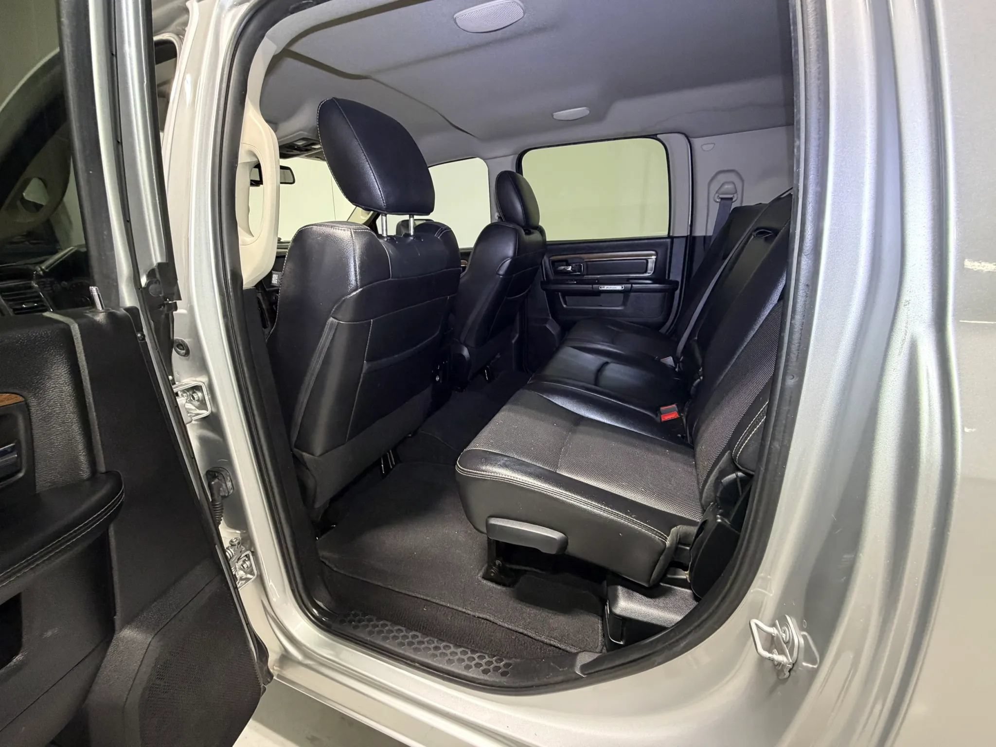 Used 2017 RAM 2500 Laramie w/ Sport Appearance Group AWD/4WD image 12