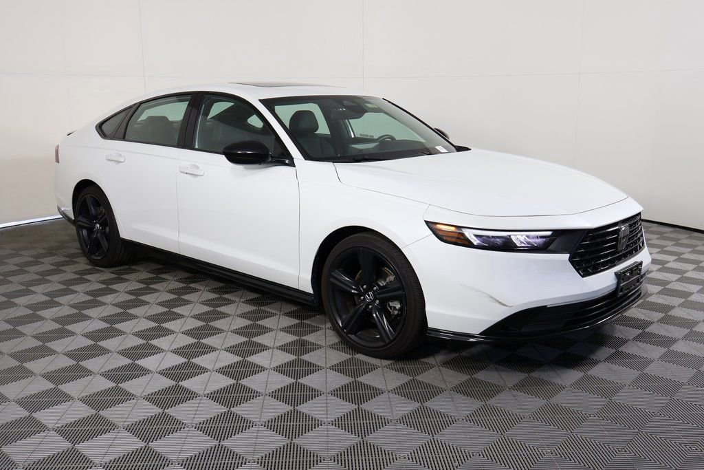 Used 2024 Honda Accord Sport image 3
