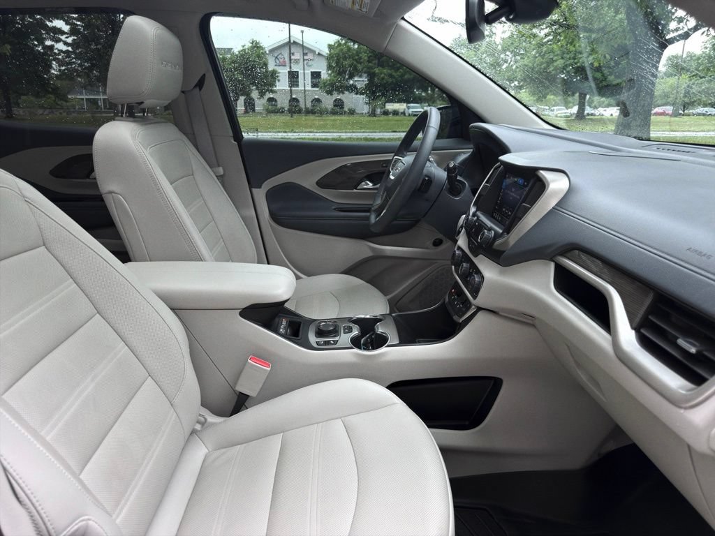 Used 2024 GMC Terrain Denali w/ Denali Premium Package AWD/4WD image 32