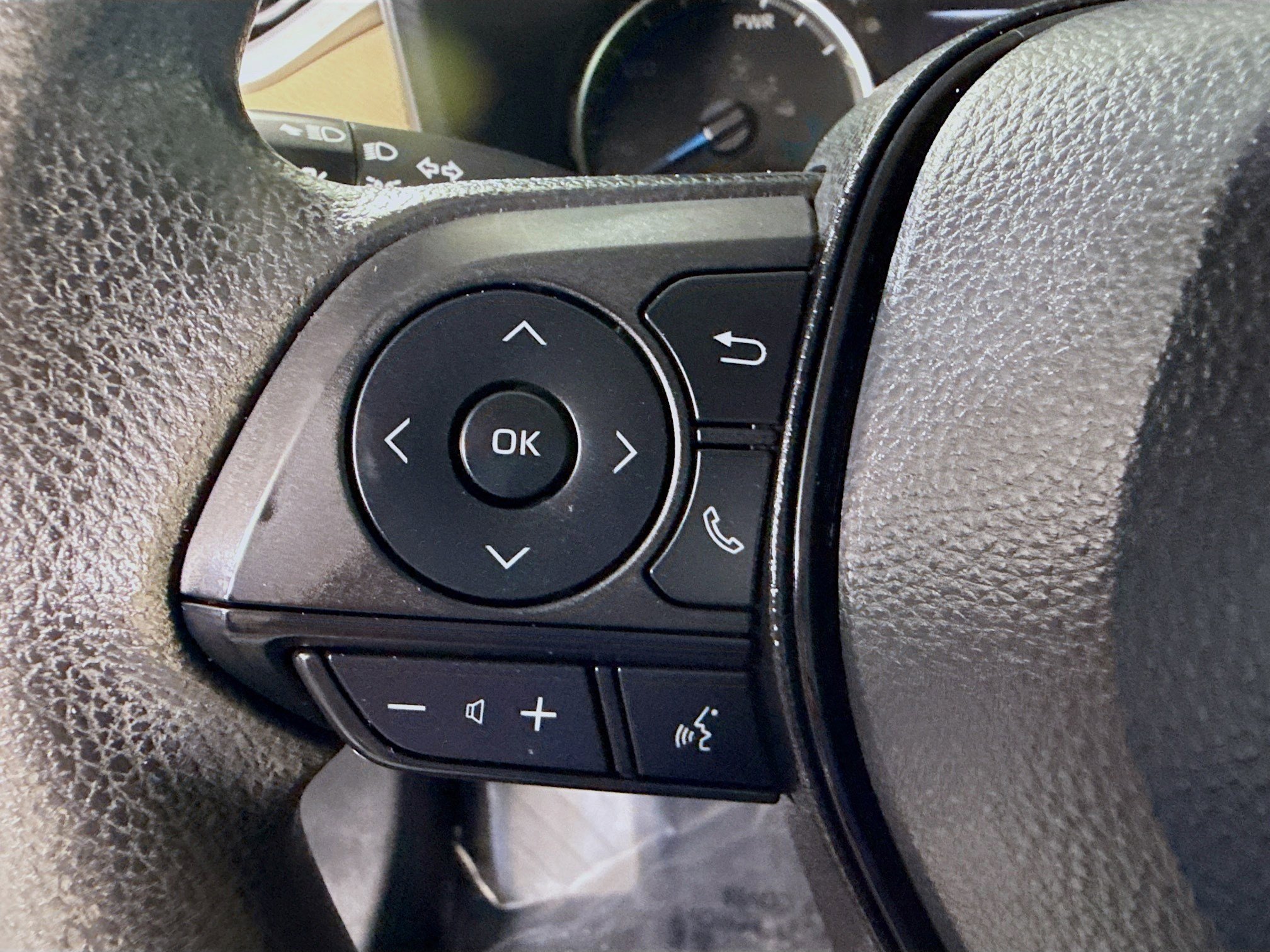 Used 2022 Toyota RAV4 LE image 20