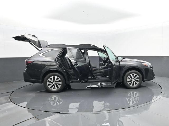 Used 2024 Subaru Outback Premium AWD/4WD image 31