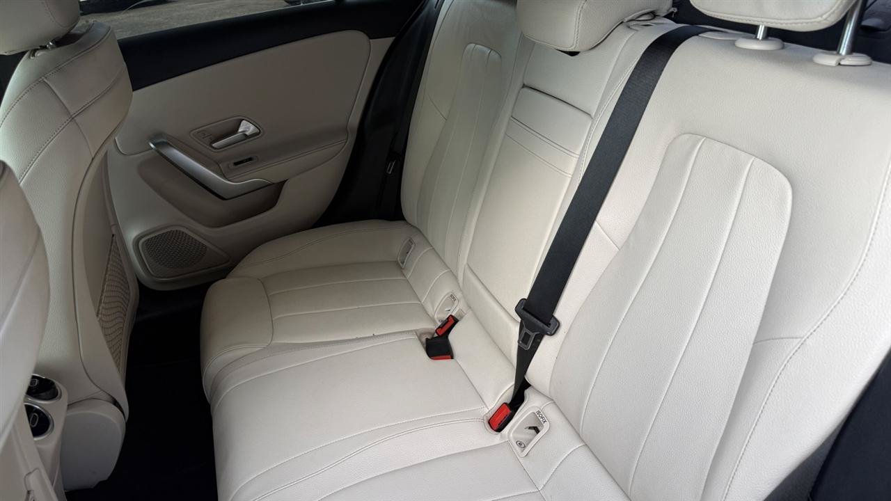 Used 2019 Mercedes-Benz A 220 4MATIC image 33