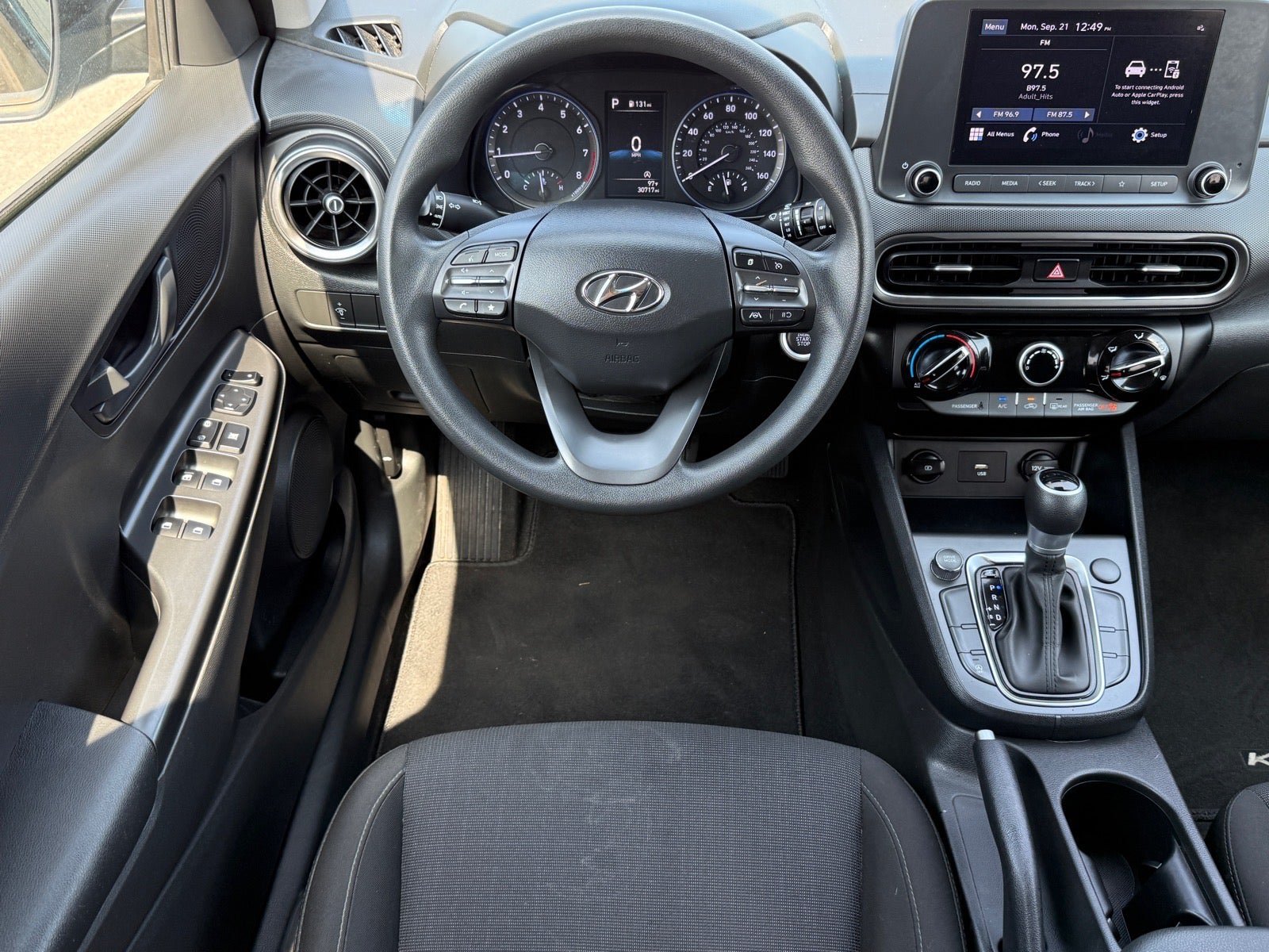 Used 2022 Hyundai Kona SEL FWD image 16