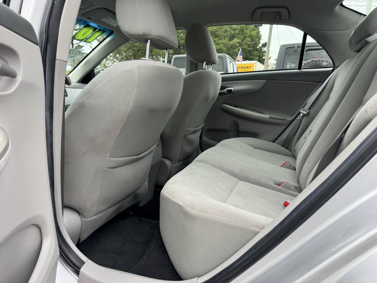 Used 2010 Toyota Corolla LE FWD image 25