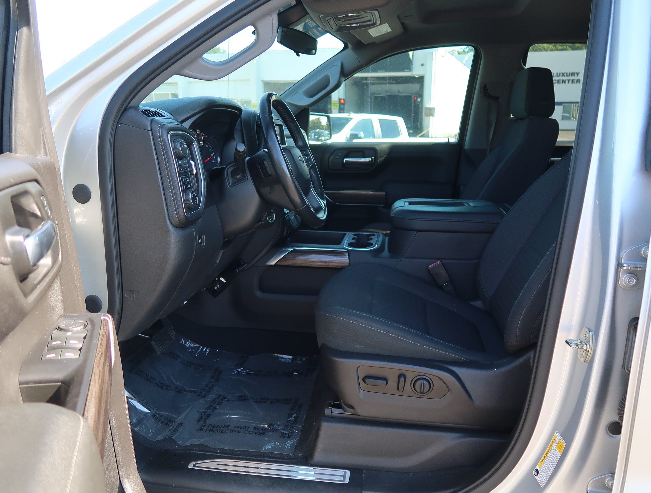 Used 2020 Chevrolet Silverado 1500 LT Trail Boss AWD/4WD image 15