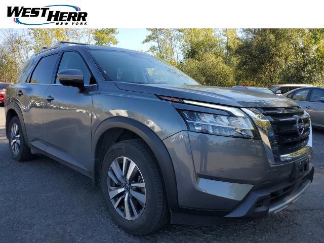 Certified 2024 Nissan Pathfinder SL image 1