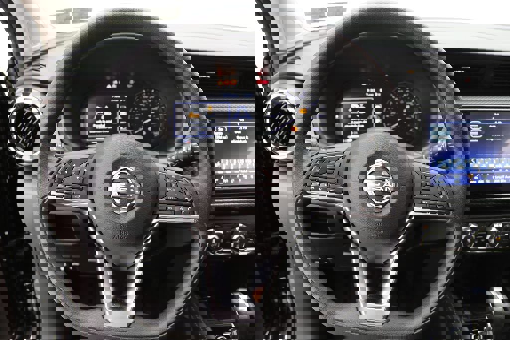 Used 2024 Nissan Kicks SV image 16