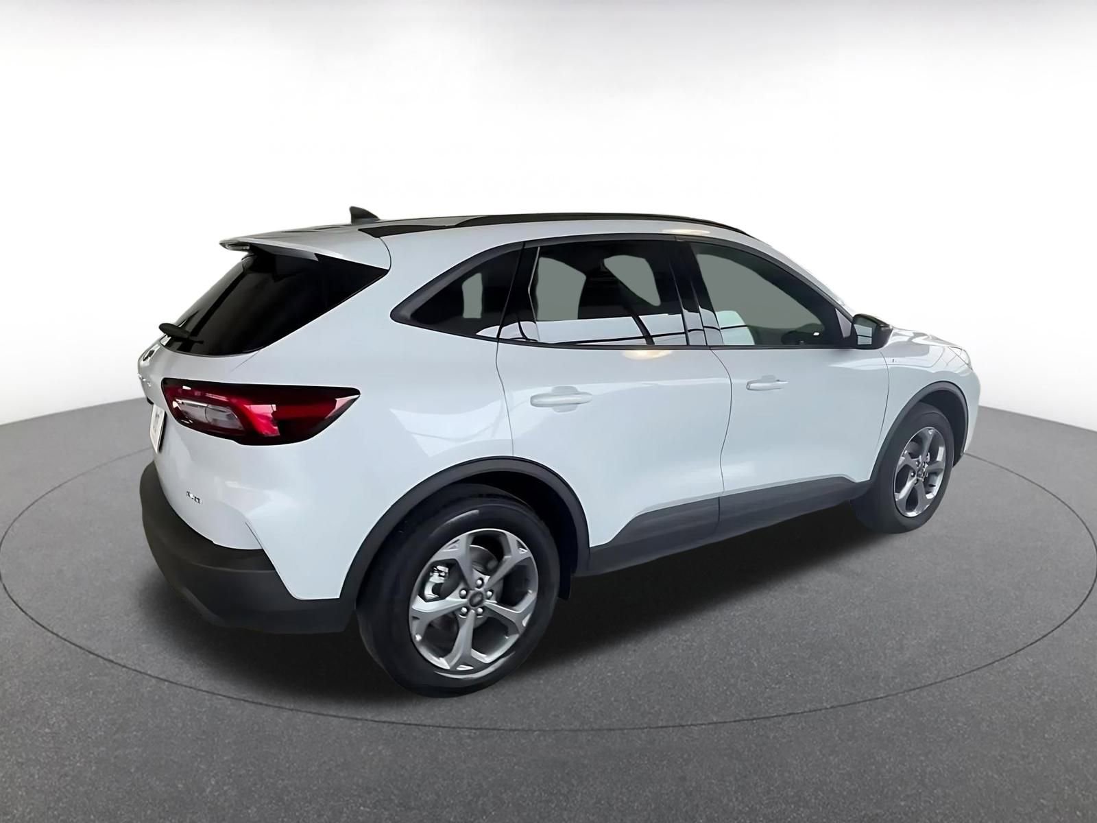 Used 2025 Ford Escape ST-Line image 18