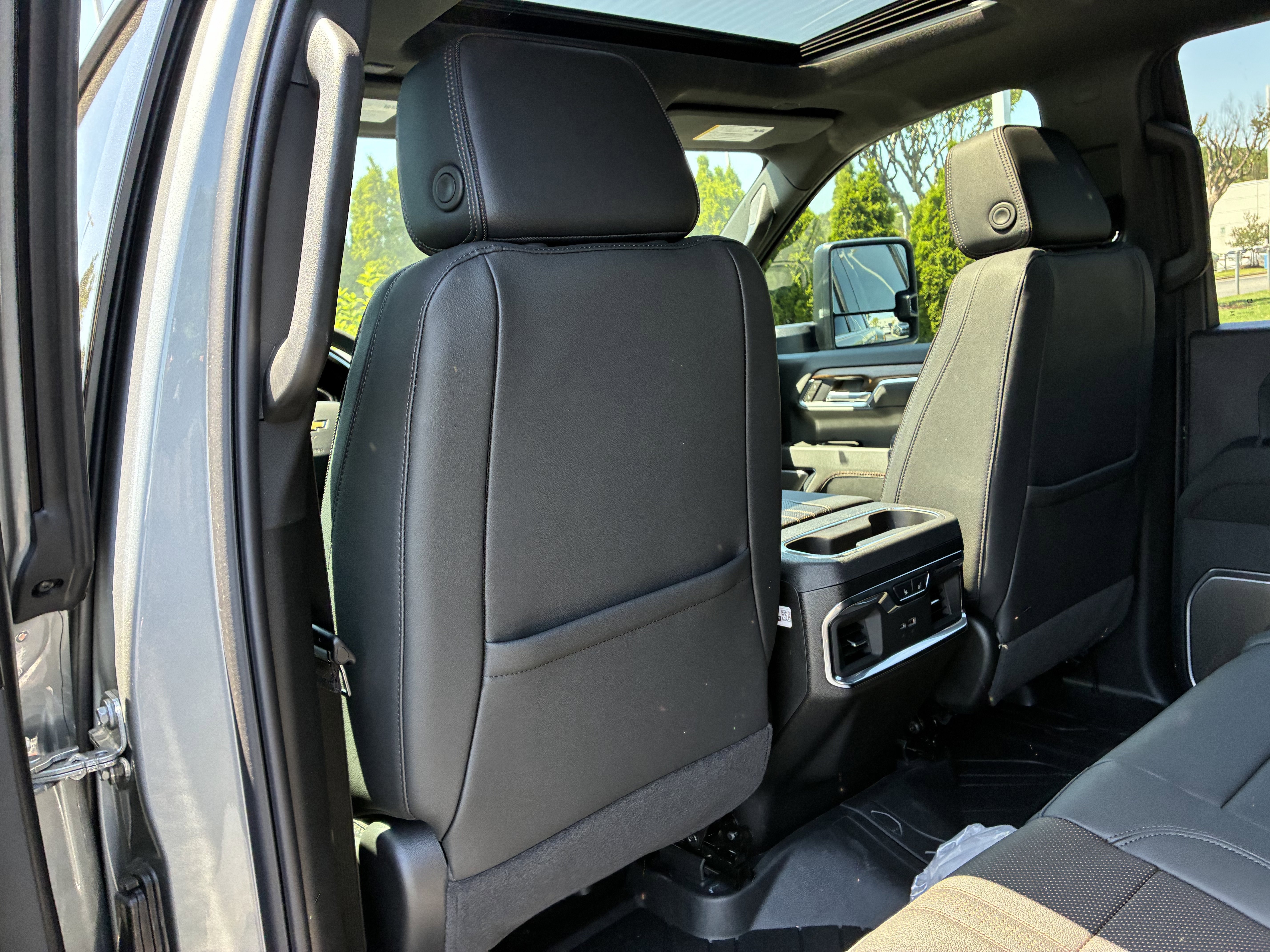 New 2026 Chevrolet Silverado 3500 High Country w/ High Country Premium Package AWD/4WD image 17