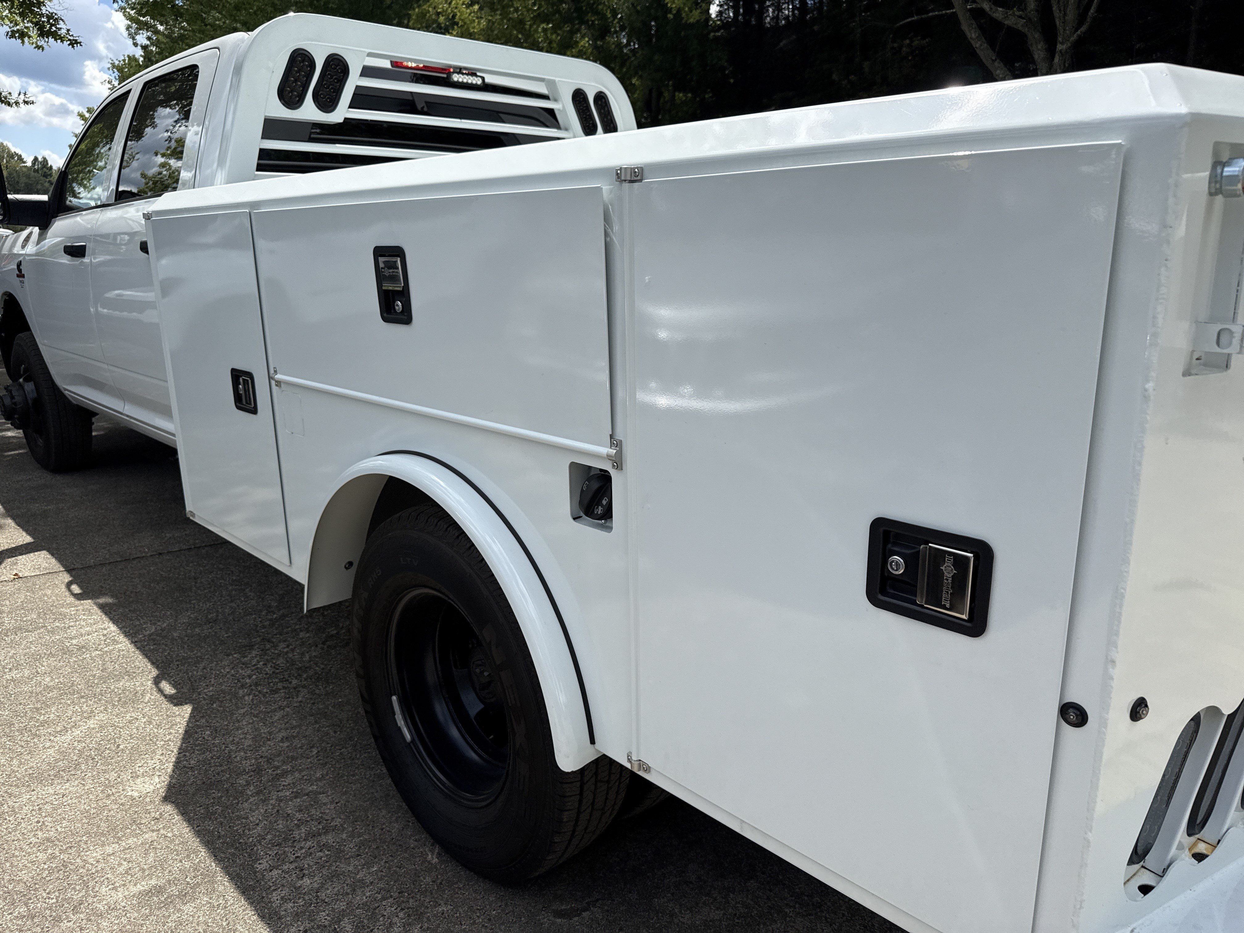 New 2026 RAM 3500 Tradesman AWD/4WD image 24