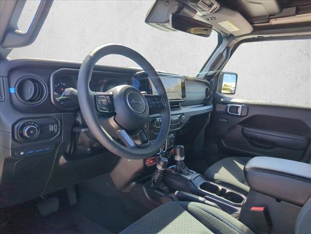 Used 2024 Jeep Wrangler Unlimited Rubicon 4xe w/ Technology Group image 5