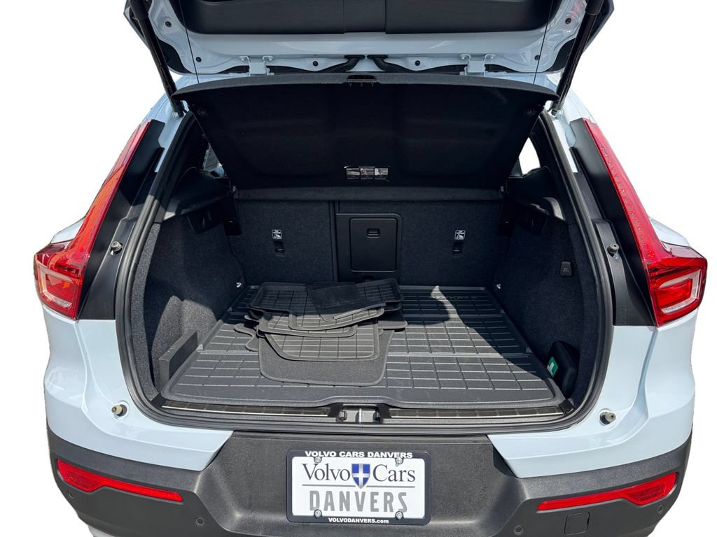 Certified 2024 Volvo XC40 B5 Plus w/ Protection Package Premier AWD/4WD image 6