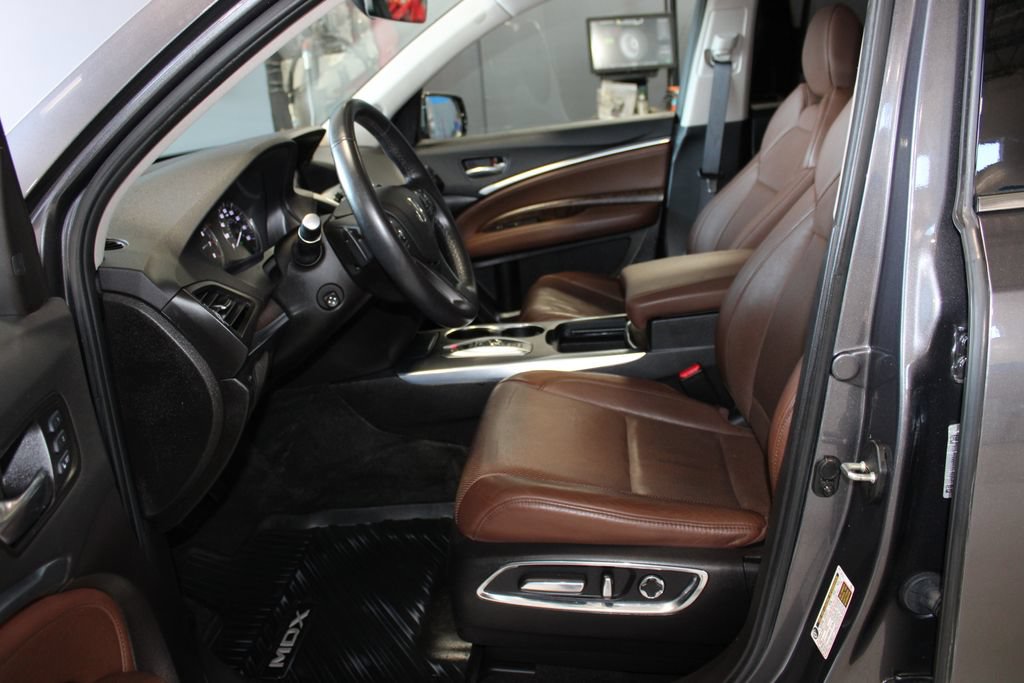 Used 2020 Acura MDX w/ Technology Package AWD/4WD image 10