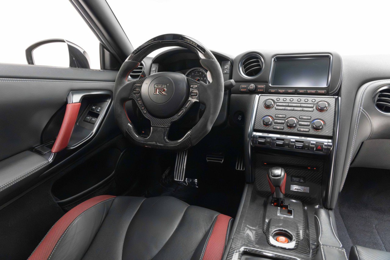 Used 2014 Nissan GT-R Black Edition AWD/4WD image 26