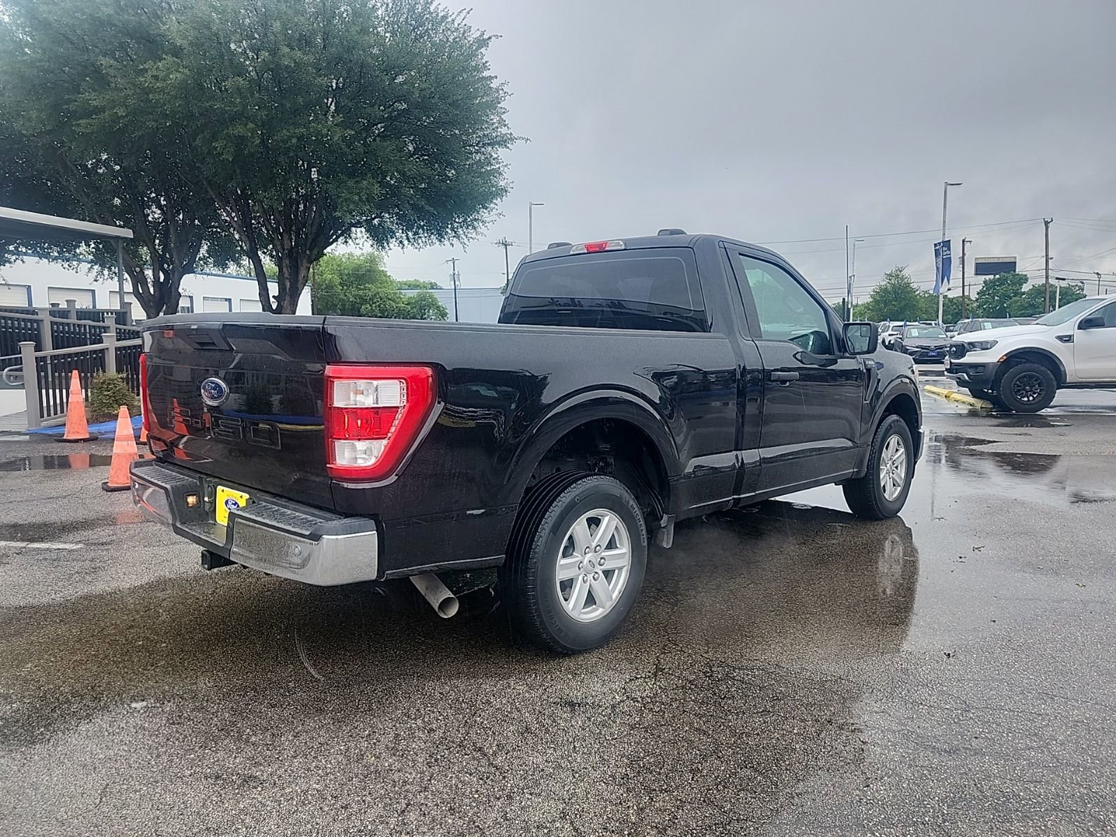 Used 2022 Ford F150 XL w/ Equipment Group 101A High image 3