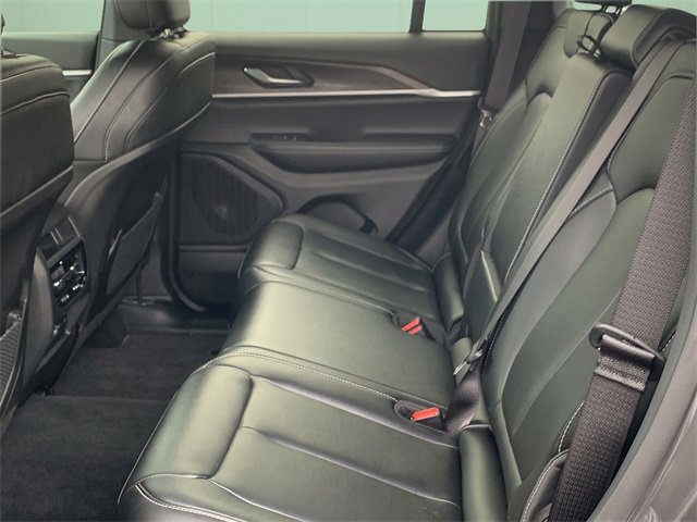 Certified 2025 Jeep Grand Cherokee Limited w/ Black Appearance Package image 20