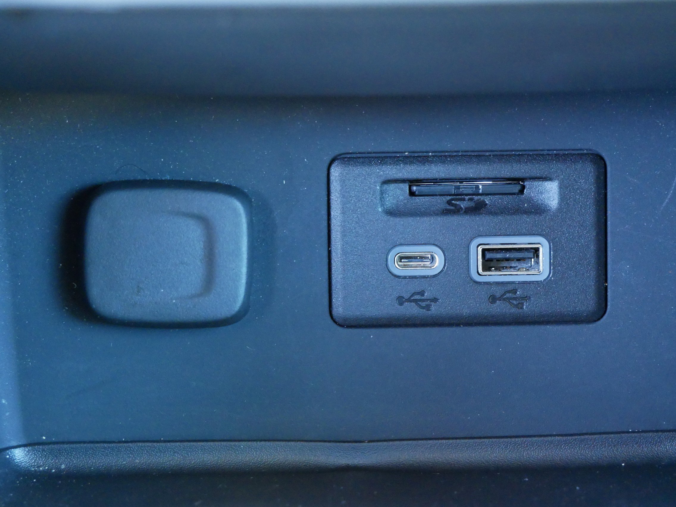 Used 2023 GMC Acadia SLT w/ Technology Package image 30