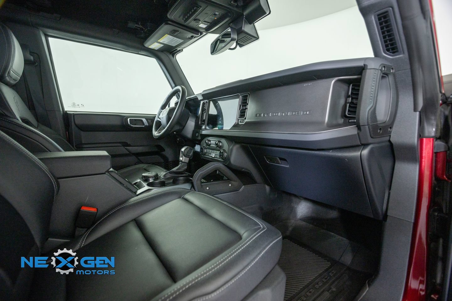 Used 2025 Ford Bronco Badlands AWD/4WD image 46