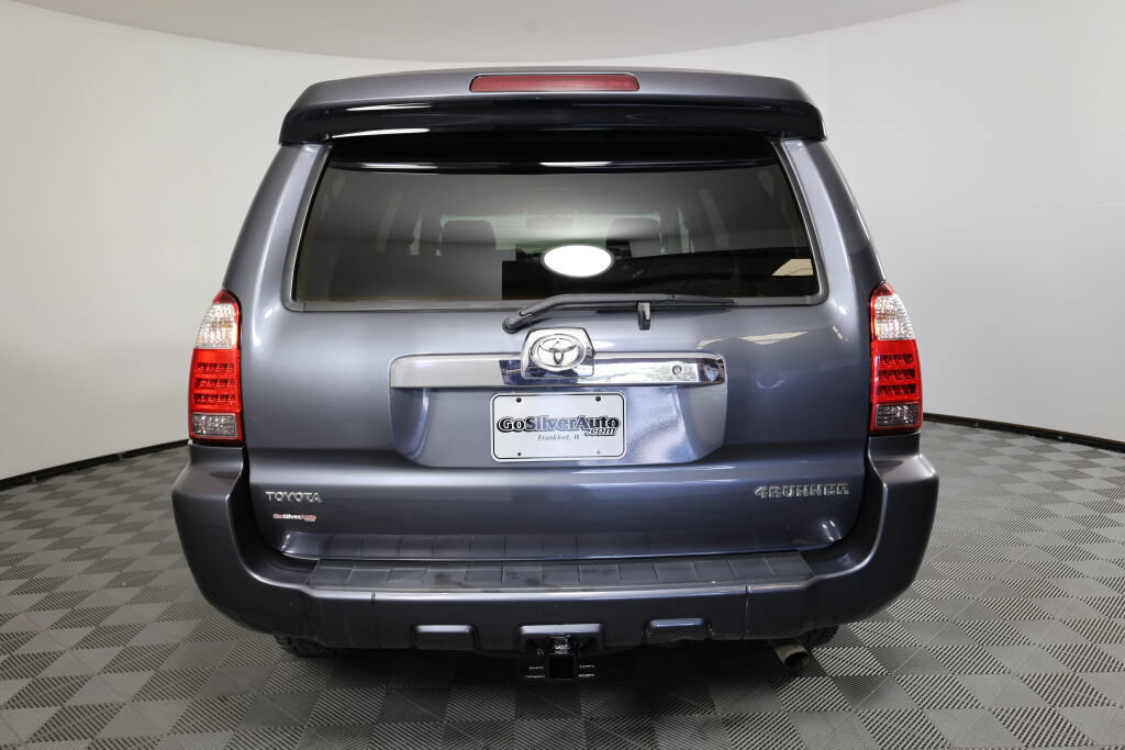 Used 2008 Toyota 4Runner SR5 AWD/4WD image 3