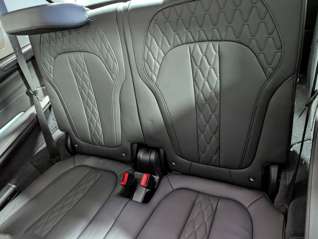 Used 2023 BMW X7 xDrive40i image 50