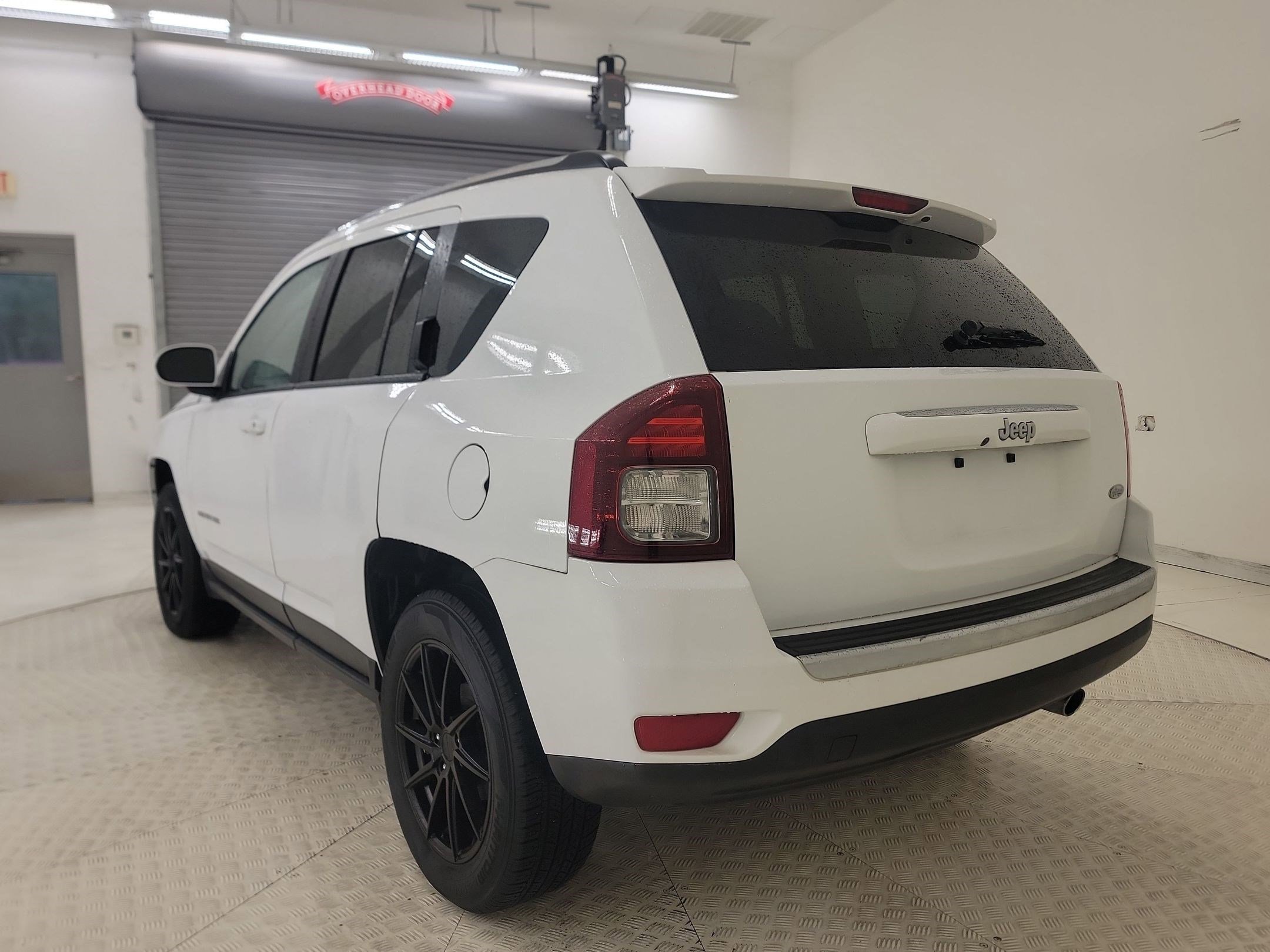 Used 2016 Jeep Compass High Altitude image 3