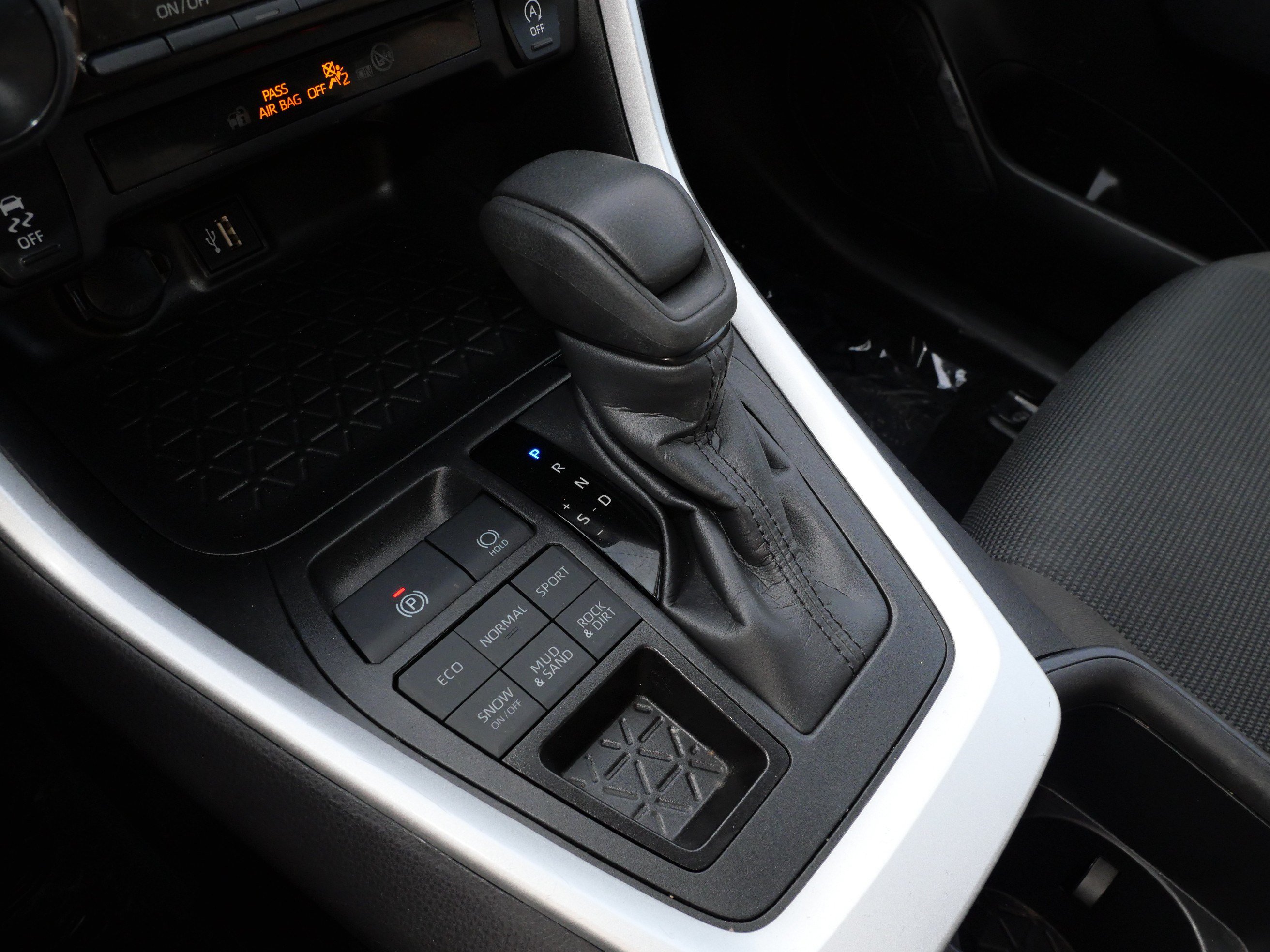 Certified 2025 Toyota RAV4 LE AWD/4WD image 24