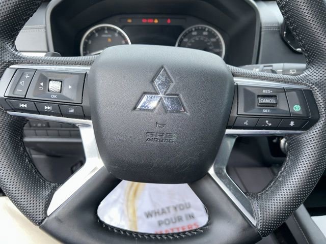 Used 2023 Mitsubishi Outlander SE image 18