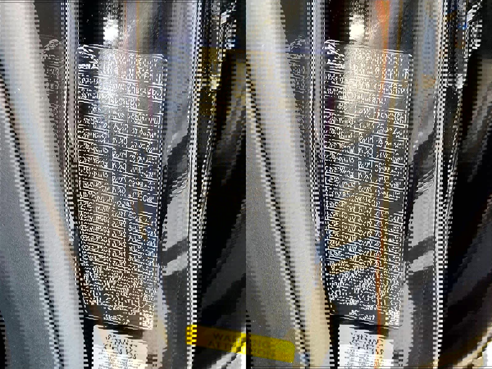 Used 2024 Jaguar E-PACE R-Dynamic SE image 33