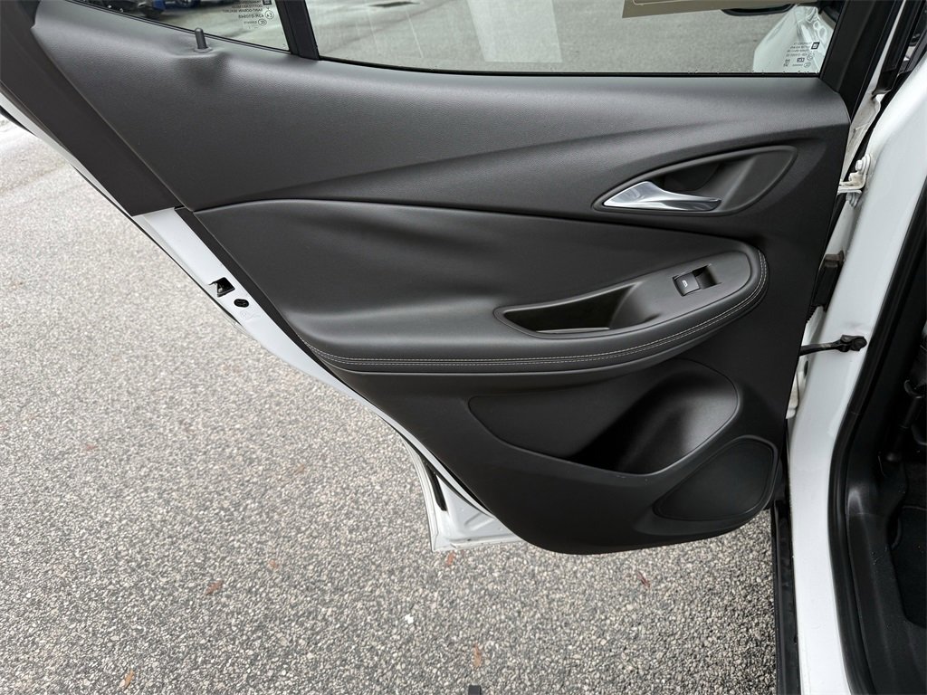 Used 2022 Buick Encore GX Essence w/ Experience Buick Package image 32