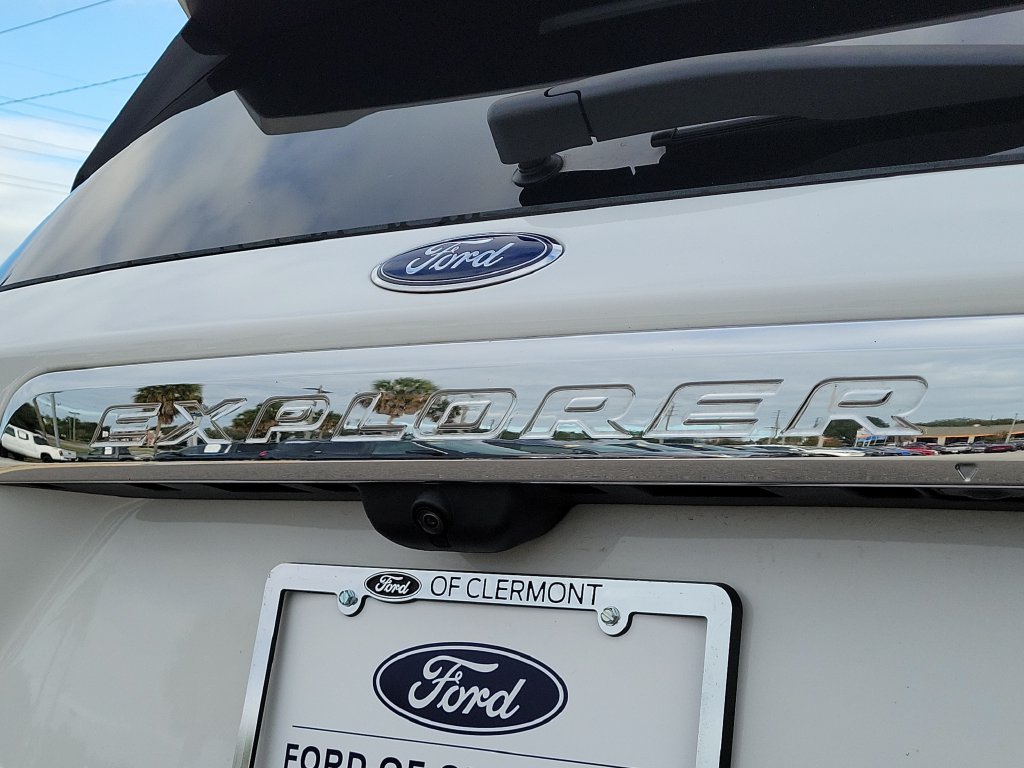 Used 2023 Ford Explorer XLT RWD image 7