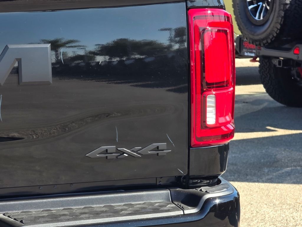 New 2026 RAM 2500 Big Horn AWD/4WD image 6