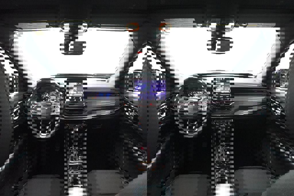 Used 2024 Jeep Compass Trailhawk image 7