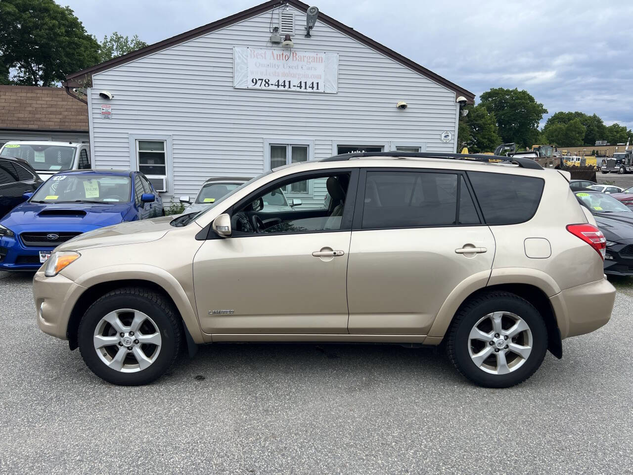 Used 2011 Toyota RAV4 Limited w/ Limited Extra Value Pkg AWD/4WD image 2