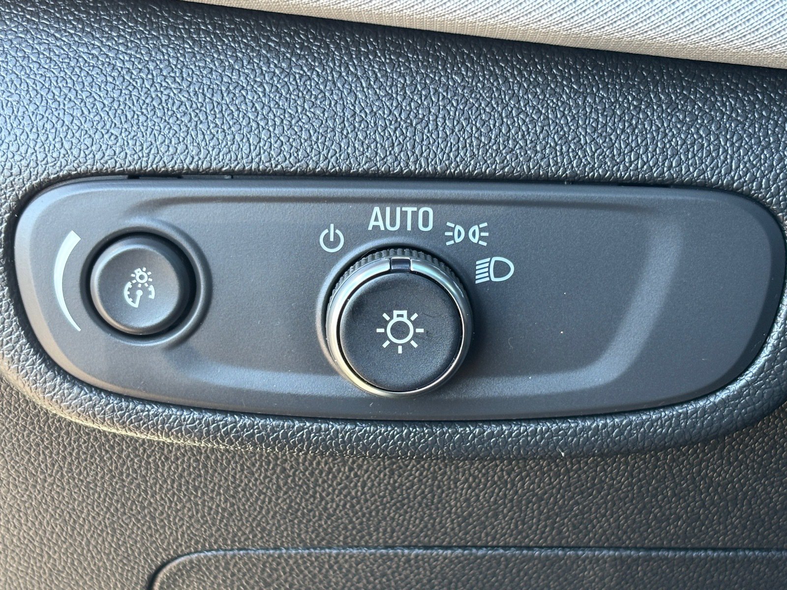 Used 2025 Chevrolet TrailBlazer LT FWD image 26