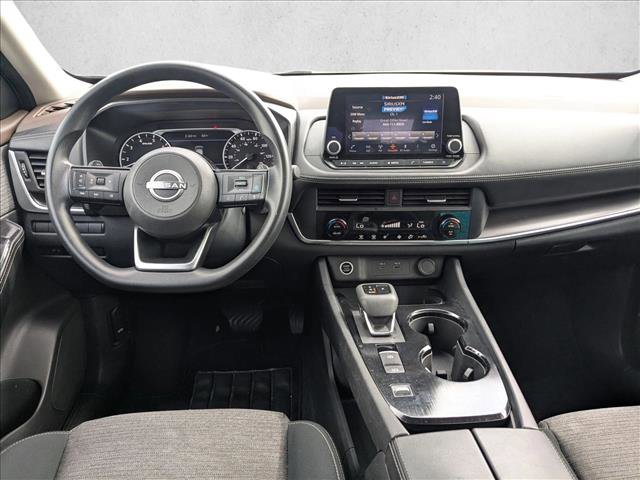 Used 2023 Nissan Rogue SV image 17