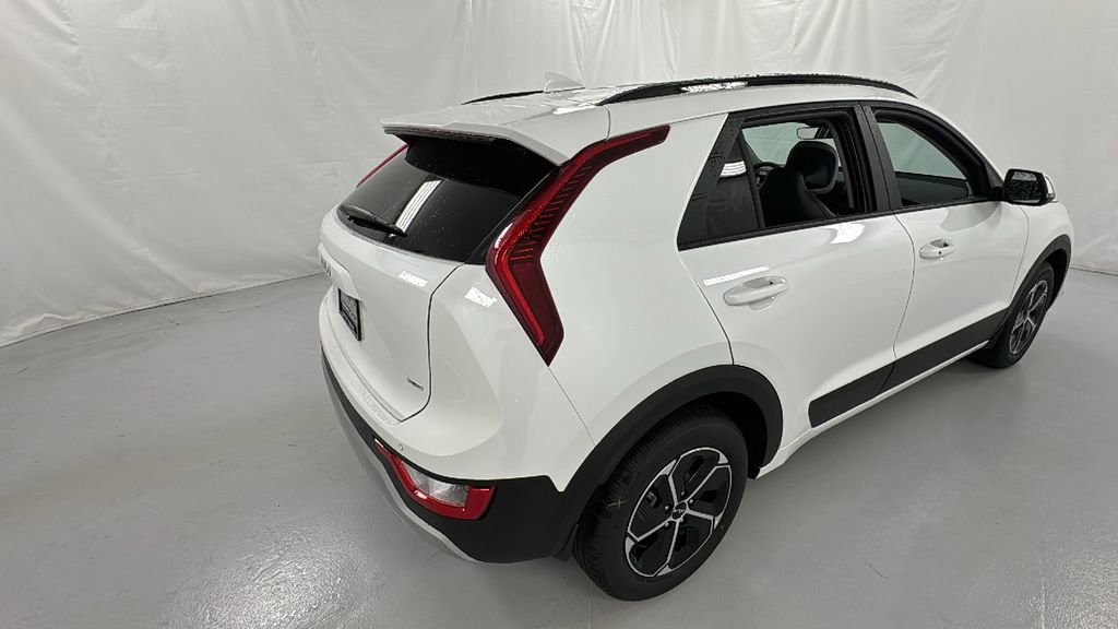 New 2025 Kia Niro EX image 3