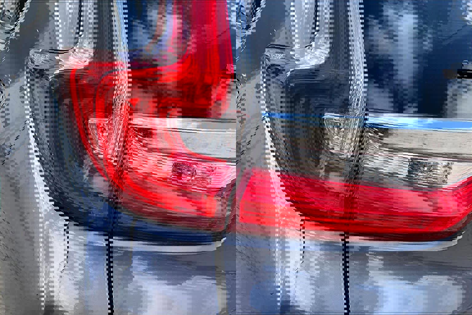 Used 2018 Honda CR-V Touring image 28