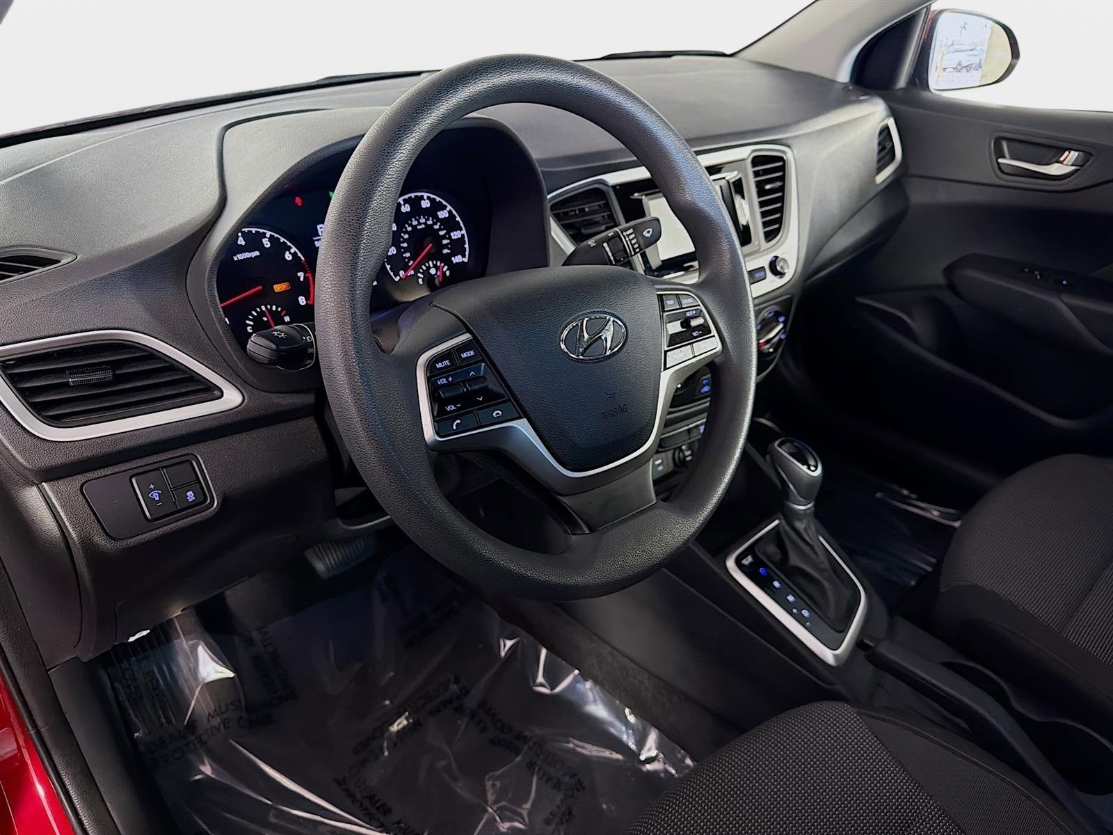 Certified 2022 Hyundai Accent SE image 9