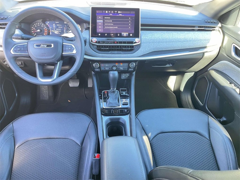 Used 2024 Jeep Compass Latitude image 25