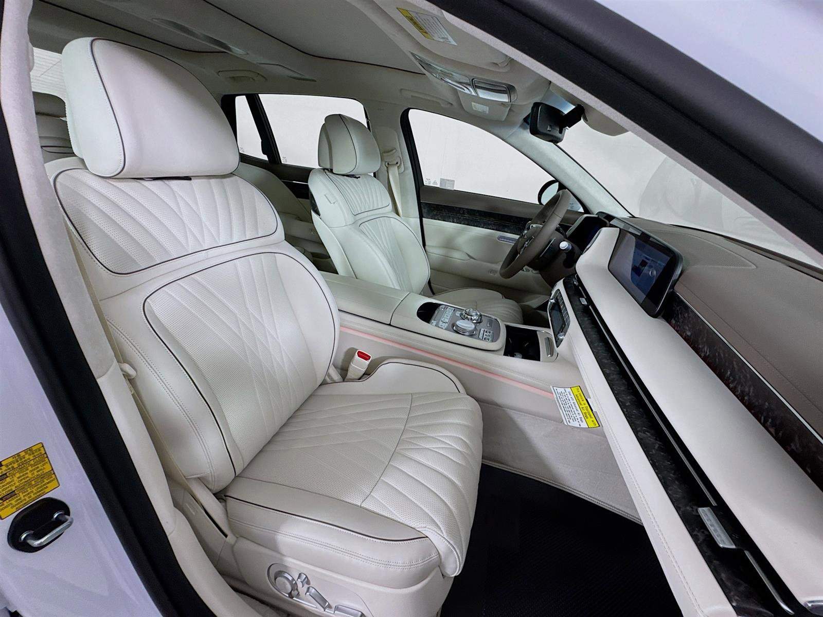 New 2025 Genesis G90 3.5T image 30