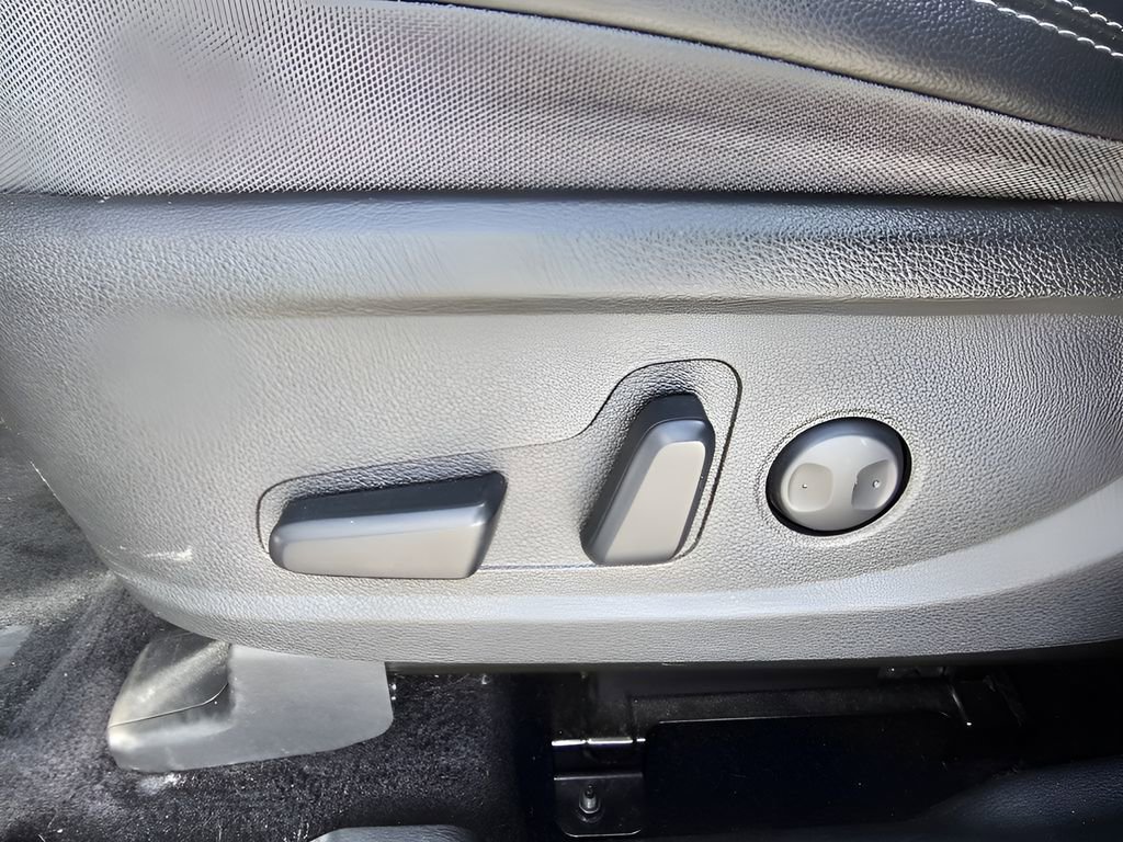 Used 2023 Hyundai Santa Fe SEL Premium image 16